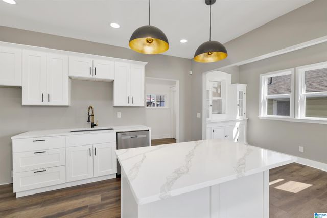 1020 GRAYMONT AVENUE W, Birmingham, AL 35204