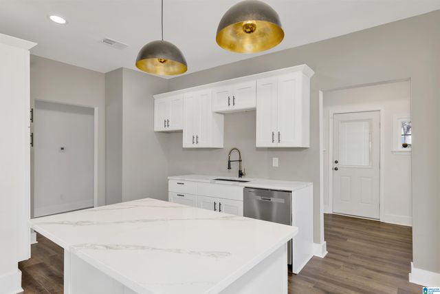 1020 GRAYMONT AVENUE W, Birmingham, AL 35204