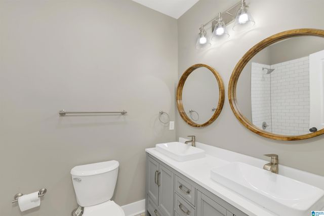 1020 GRAYMONT AVENUE W, Birmingham, AL 35204