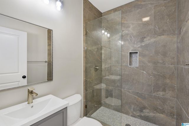 1020 GRAYMONT AVENUE W, Birmingham, AL 35204