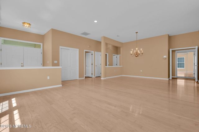 24 Greenways Lane, Lakewood, NJ 08701