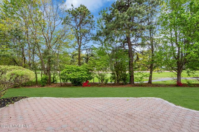 24 Greenways Lane, Lakewood, NJ 08701
