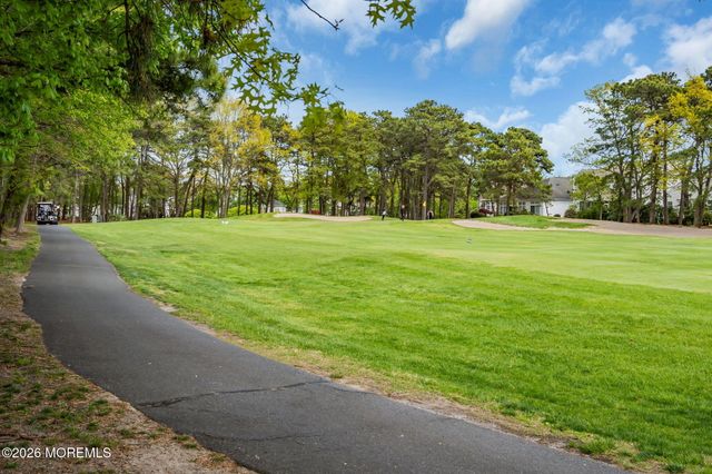 24 Greenways Lane, Lakewood, NJ 08701