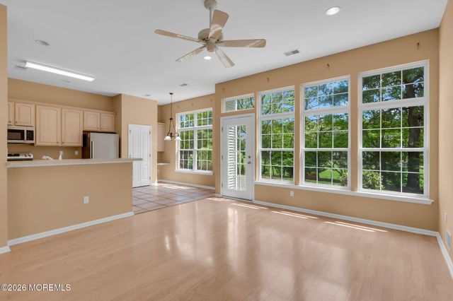 24 Greenways Lane, Lakewood, NJ 08701