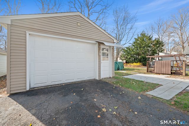 26 Doane Street, Manchester, CT 06040