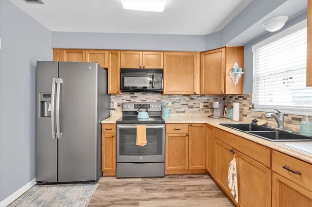 8260 BURGUNDY DRIVE N, Pinellas Park, FL 33781