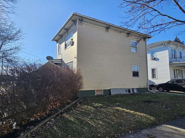 4702 8th AVENUE, Kenosha, WI 53140