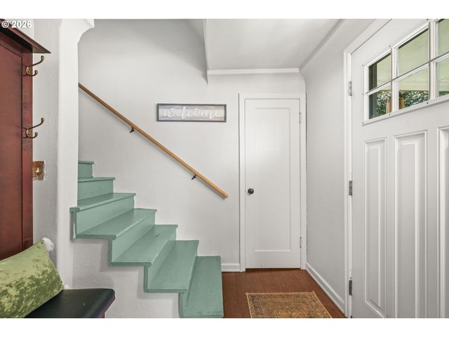 114 S PARKVIEW Dr, Newberg, OR 97132