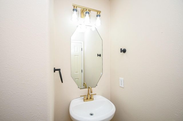 19207 Relay Road, Humble, TX 77346