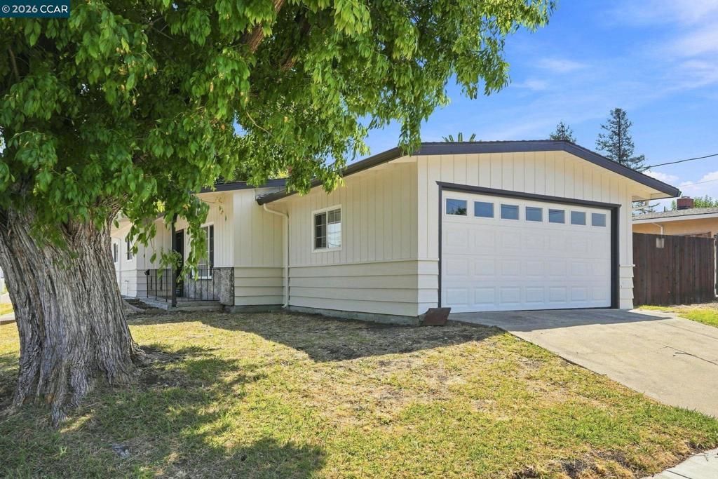 Image 2 of property listing at 2710 Broadmoor Ave, Concord, CA 94520
