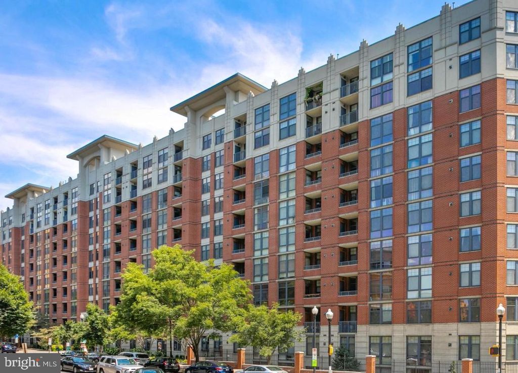 1021 N GARFIELD ST #222, Arlington, VA 22201