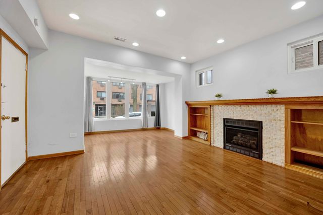 7223 N Damen Avenue, Chicago, IL 60645