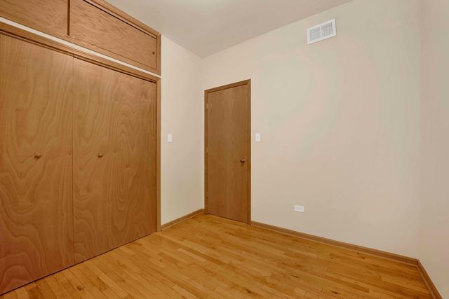 7223 N Damen Avenue, Chicago, IL 60645