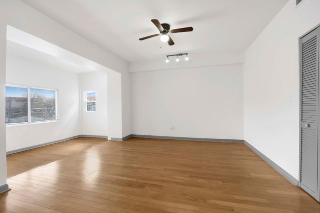 7223 N Damen Avenue, Chicago, IL 60645