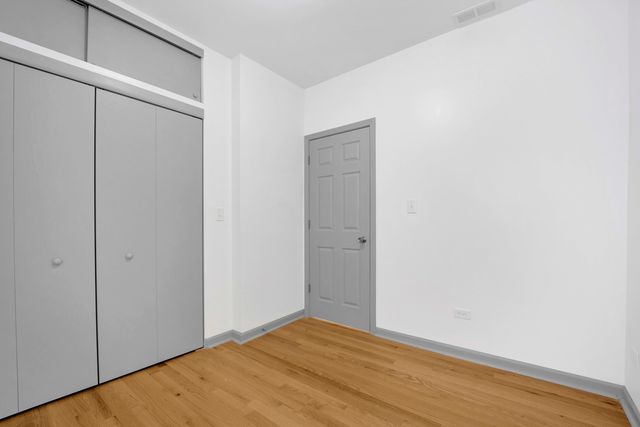 7223 N Damen Avenue, Chicago, IL 60645