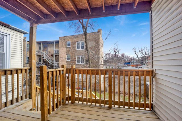 7223 N Damen Avenue, Chicago, IL 60645