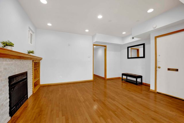 7223 N Damen Avenue, Chicago, IL 60645