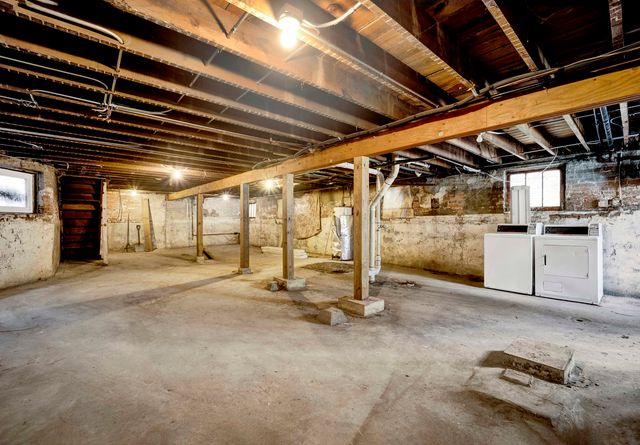 7223 N Damen Avenue, Chicago, IL 60645