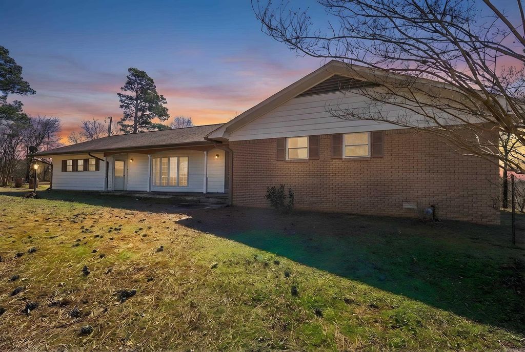 51 Baker Rd, Glenwood, AR 71943