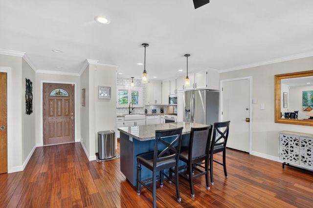 7577 Alma Vista Way, Sacramento, CA 95831
