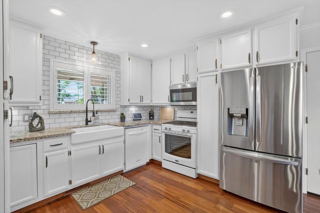7577 Alma Vista Way, Sacramento, CA 95831