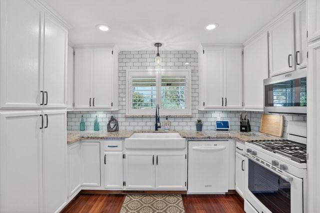 7577 Alma Vista Way, Sacramento, CA 95831