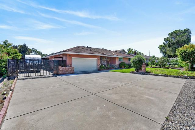 7577 Alma Vista Way, Sacramento, CA 95831