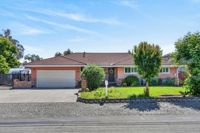7577 Alma Vista Way, Sacramento, CA 95831