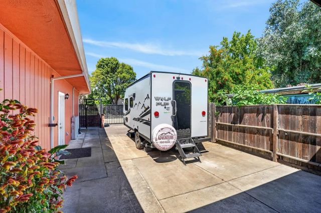 7577 Alma Vista Way, Sacramento, CA 95831