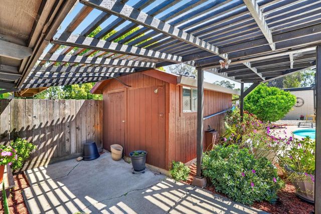7577 Alma Vista Way, Sacramento, CA 95831