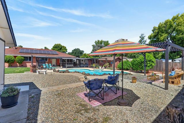 7577 Alma Vista Way, Sacramento, CA 95831