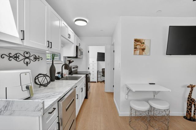 7577 Alma Vista Way, Sacramento, CA 95831