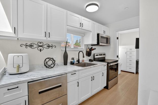 7577 Alma Vista Way, Sacramento, CA 95831