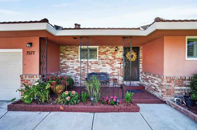 7577 Alma Vista Way, Sacramento, CA 95831