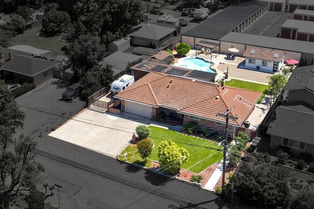 7577 Alma Vista Way, Sacramento, CA 95831