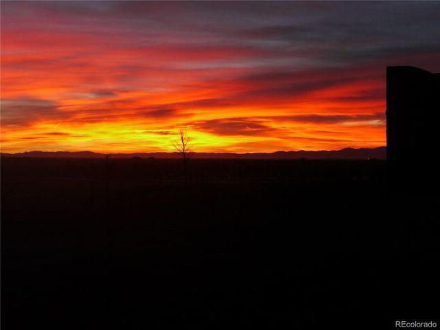 5549 Yulle Rd, Bennett, CO 80102