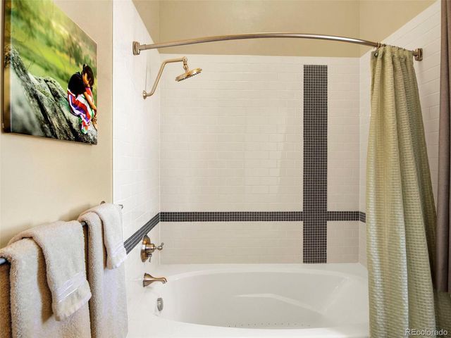 5549 Yulle Rd, Bennett, CO 80102