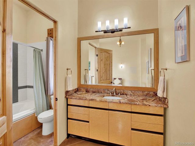 5549 Yulle Rd, Bennett, CO 80102