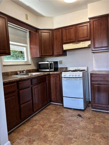 908 Worthington Ave, Clairton, PA 15025