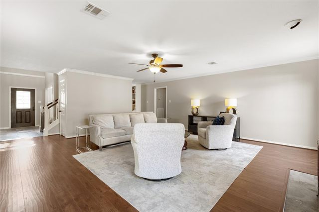 47 Sterling Street, Sugar Land, TX 77479