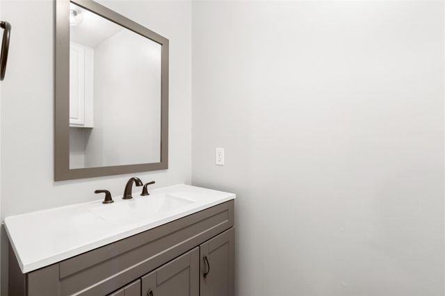 47 Sterling Street, Sugar Land, TX 77479