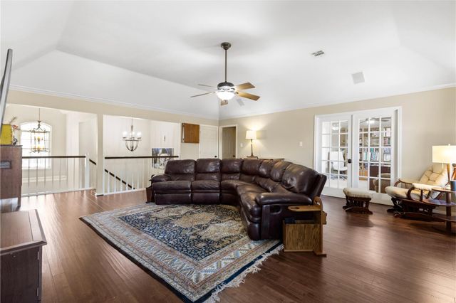 47 Sterling Street, Sugar Land, TX 77479