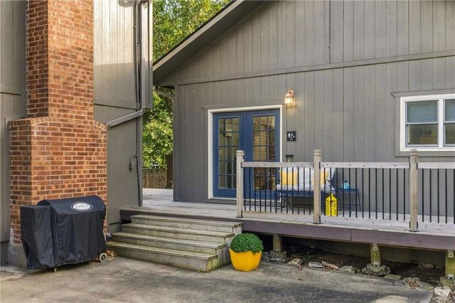 2209 S Scarborough Street, Olathe, KS 66062