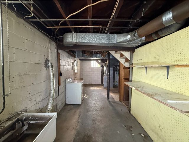 139 Howard St, Penn Hills, PA 15235