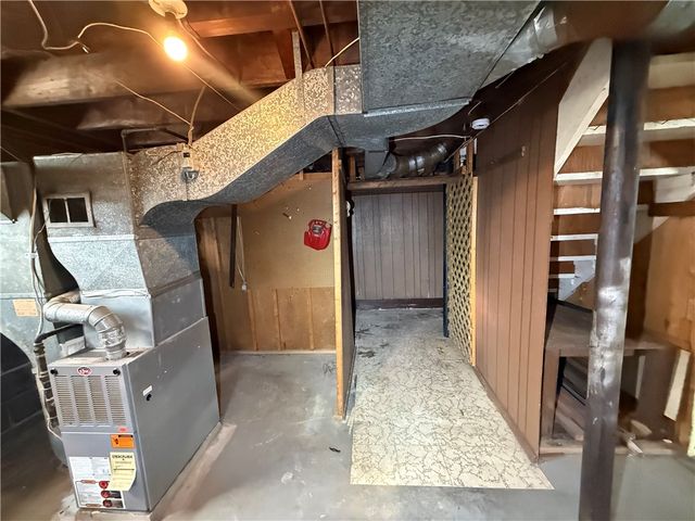 139 Howard St, Penn Hills, PA 15235