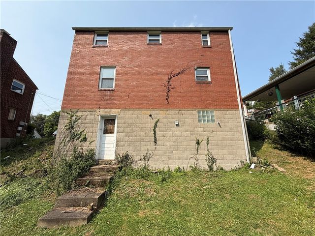 139 Howard St, Penn Hills, PA 15235