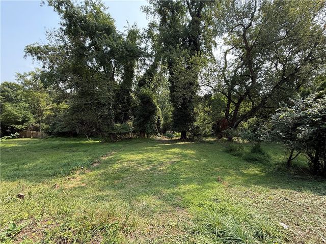 139 Howard St, Penn Hills, PA 15235