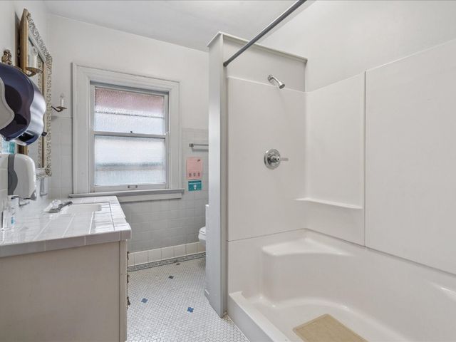 419 2nd St SW, Mt Vernon, IA 52314