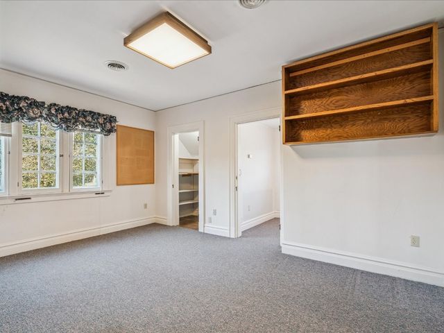 419 2nd St SW, Mt Vernon, IA 52314