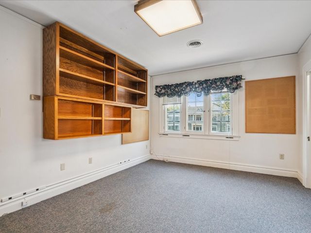 419 2nd St SW, Mt Vernon, IA 52314